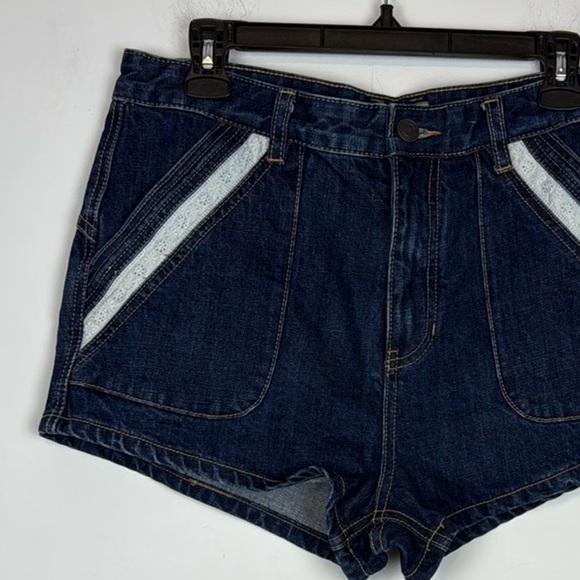 Free People Sweet Surrender Lace Denim Shorts. Size 30. Dark Wash. NWT - Picture 2 of 14